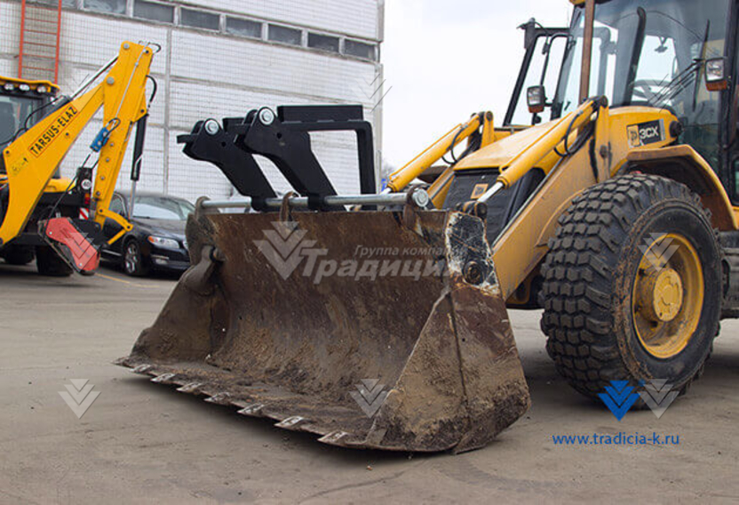 Вилы откидные паллетные Impulse PF2000 на ковш JCB 3CX / 4CX картинка 115840